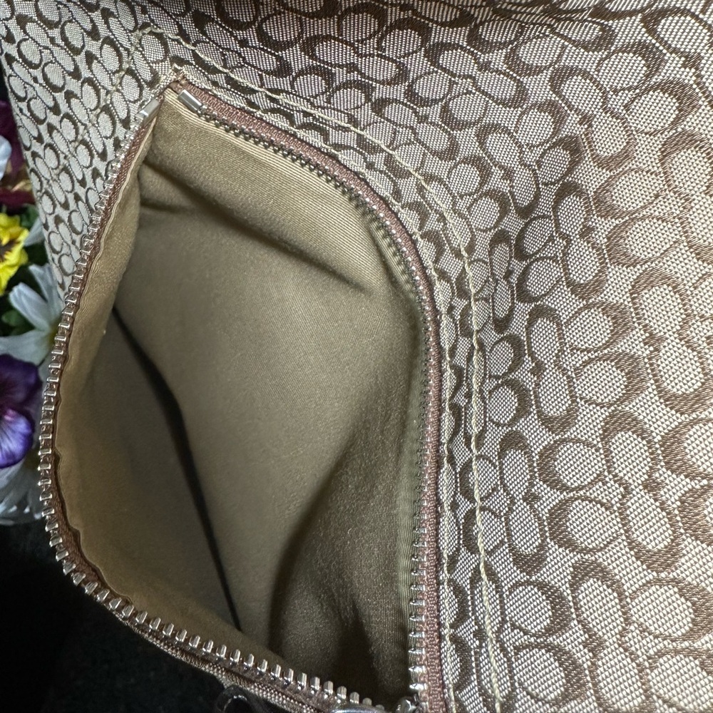 Coach Purse Small print Tote, Bag, crossbody Suede Leather - Picture 12 of 13